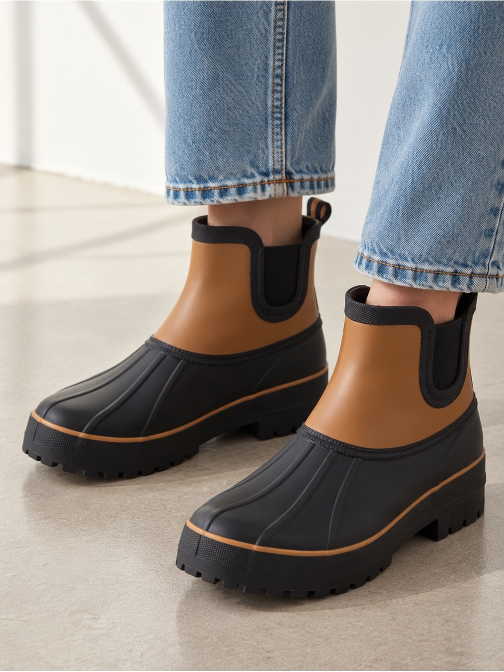 Chooka Women’s Duck Chelsea Rain Boots – Brown/Black – Size 7